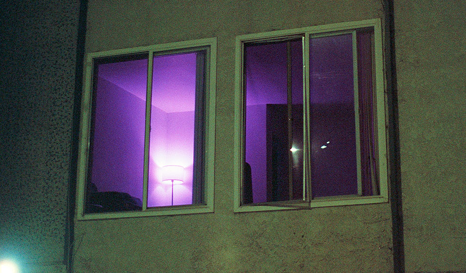 voyuer in purple